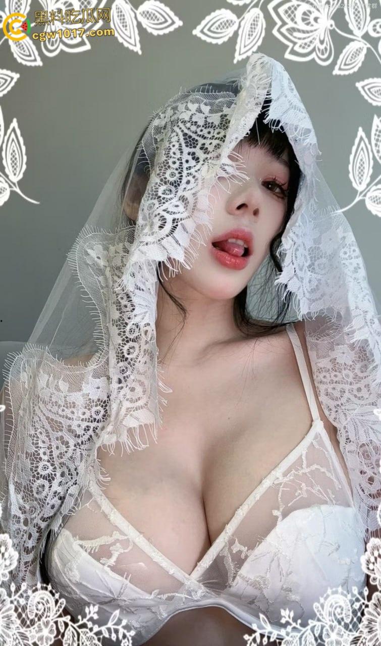 极品福利姬【九言】,COS化身圣洁修女,巨乳乳交阳具挑逗,露奶白丝吸奶器自慰,妖娆舞姿超强性张力!-3