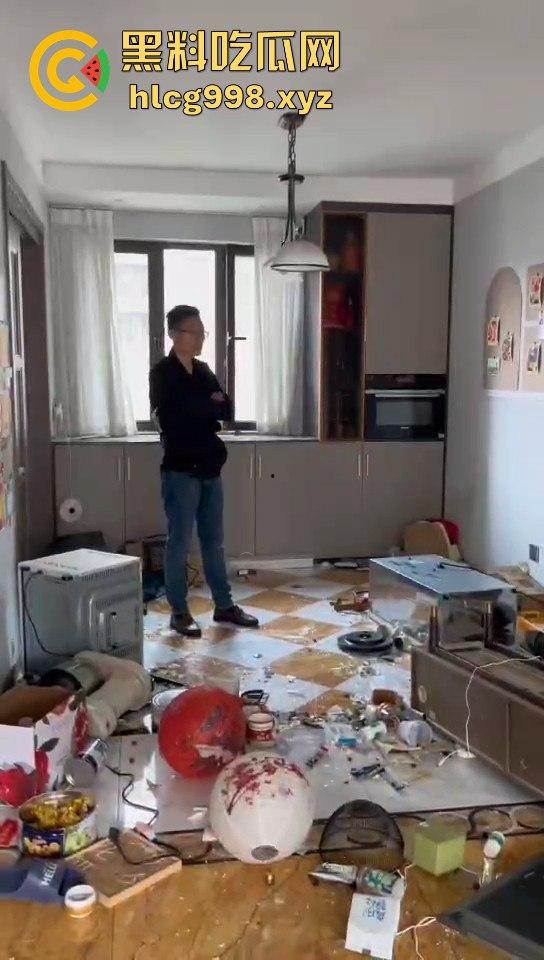 山东济宁家暴男出轨还砸家！吵架上头砸得天翻地覆，自己绿了还狂发脾气！-8