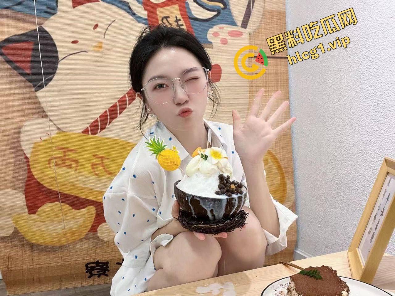 黑龙江高颜值人妻母狗『高梦圆』对镜口爆后入 顶到子宫要哭了 私拍性爱惨遭泄密！-2