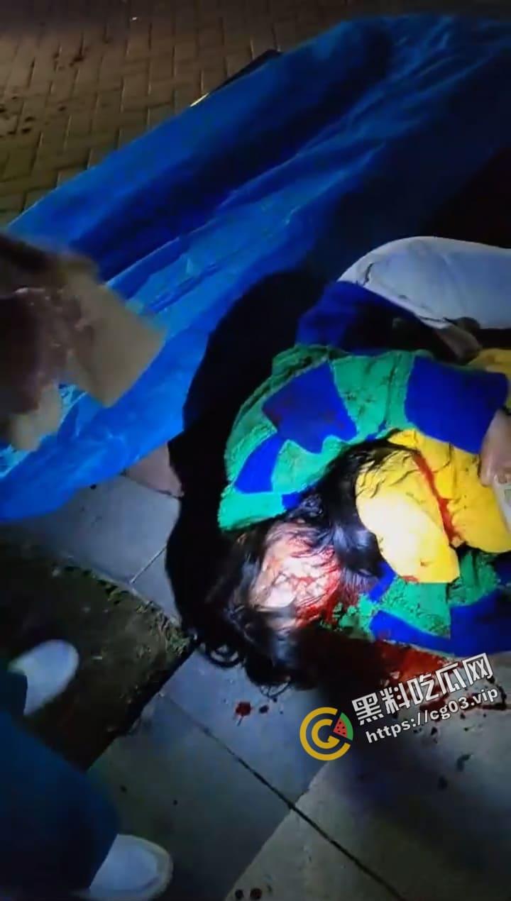 网传 幸福湾三岁小孩调皮半夜打球扰民 被楼下暴躁刀仔一波灭门-4