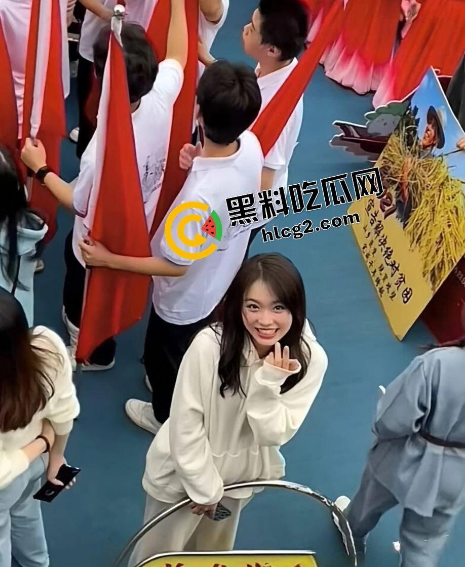 抖音福建师范大学顶级骚贱母狗『林芯卉』跑到男友宿舍做爱 洗澡裸拍私密视频泄密流出！-5