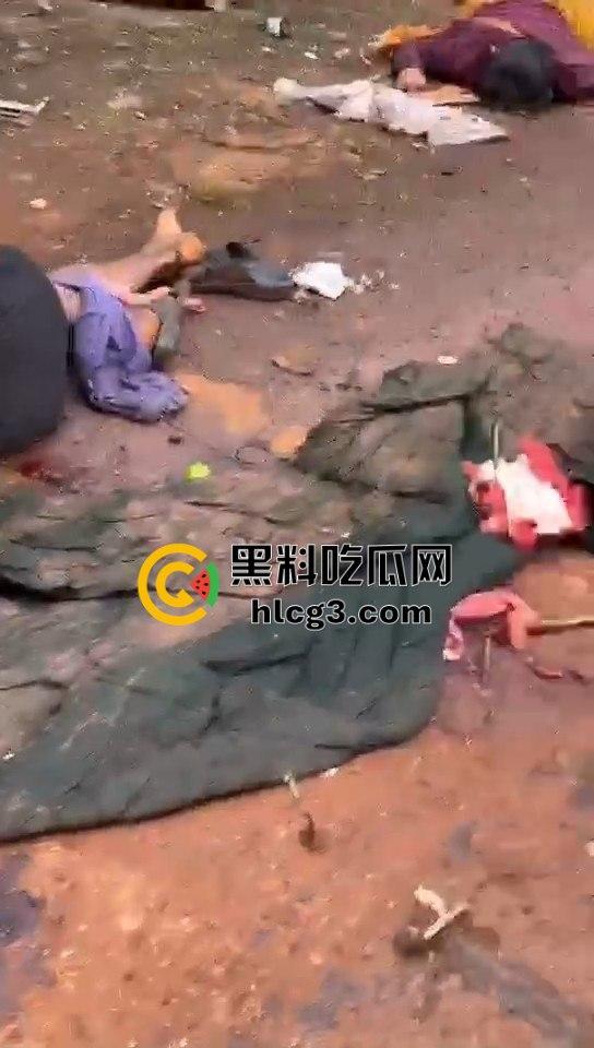 缅甸内战升级！路边尸横遍野，惨状曝光让人不寒而栗！-5