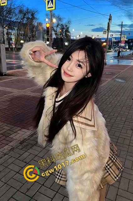 海角大神姐弟一世情，姐夫满足不了姐姐弟弟来帮忙，爆操跟姐夫通话中的骚姐姐！