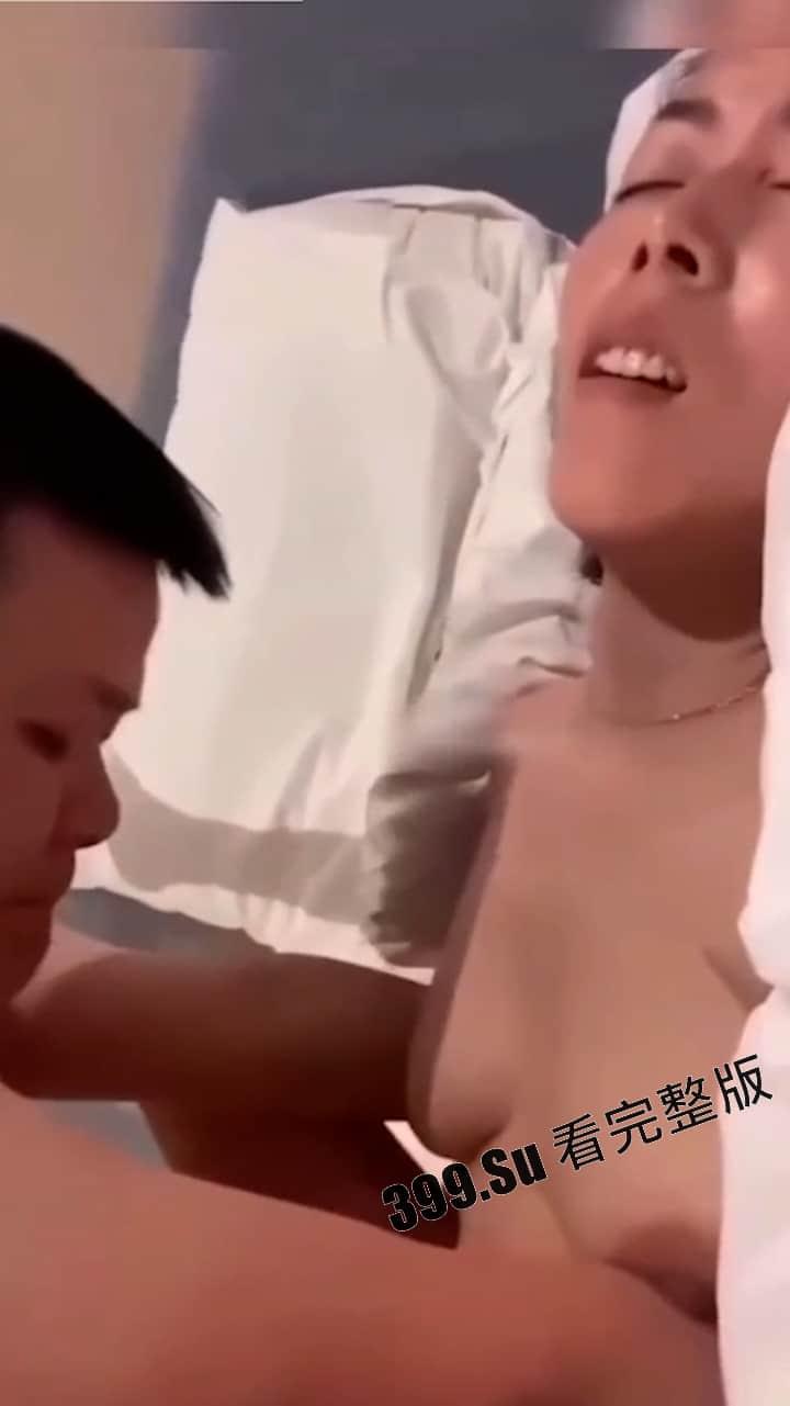 快手17万粉 常如意 气质熟女 平时经常带女儿开直播  背地也是个大骚货 约啪福利大合集-9