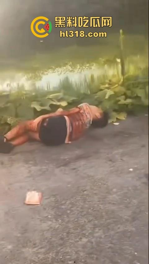 湖南省耒阳发生一起血腥命案，一个报复社会的青年，拿刀随机砍人，以至3人当初死亡，嫌疑犯在逃！-6