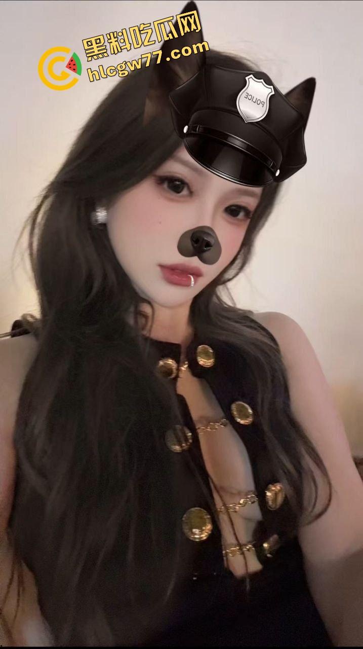 海角大神 乱伦亲妹妹 20岁妹妹化身小母狗 哥哥实在是忍不住了 最后内射妹妹无毛的小骚逼!-1