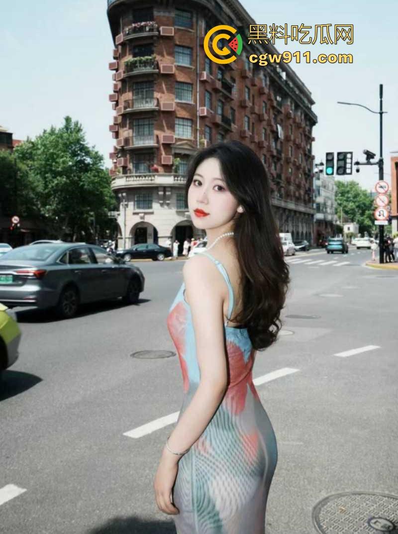 四川美术学院极品学姐【王芷情】与金主约炮被男友报复曝光私拍，性感骚货，极致后入爽到激烈抽搐！-4