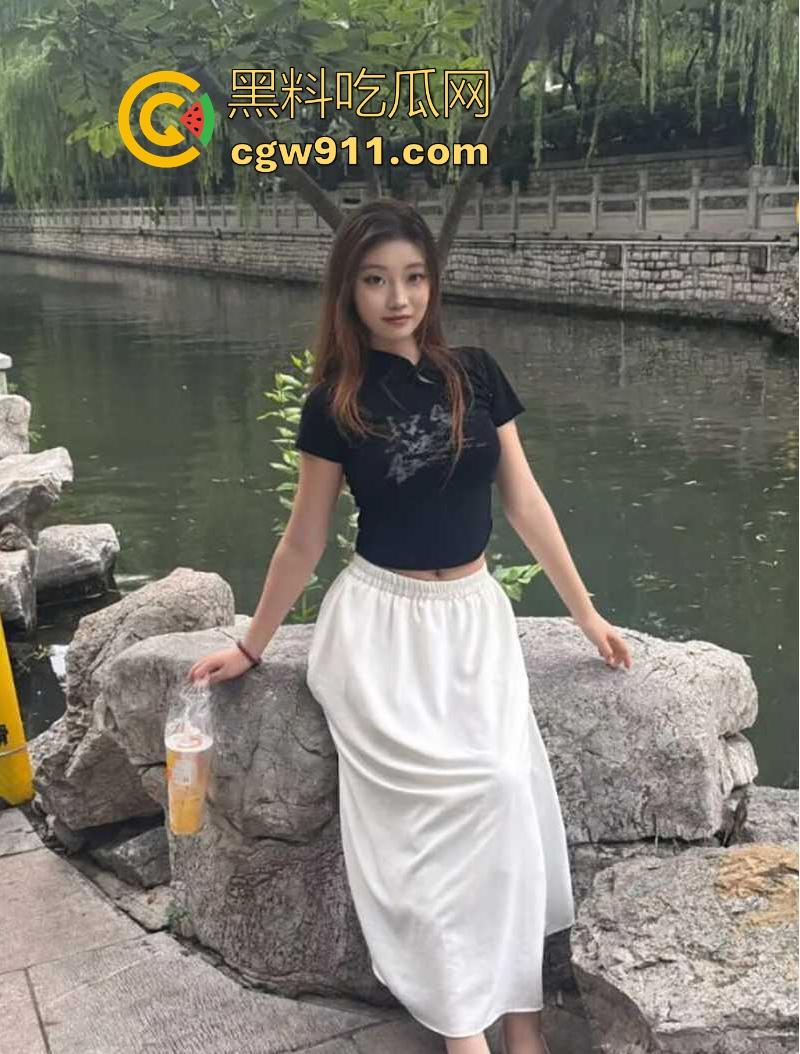 浙江反差女大【王钰婷】不雅视频流出，白虎蜜穴粉嫩诱人，约炮成瘾榨精母狗，无套爆操叫声超淫！-1