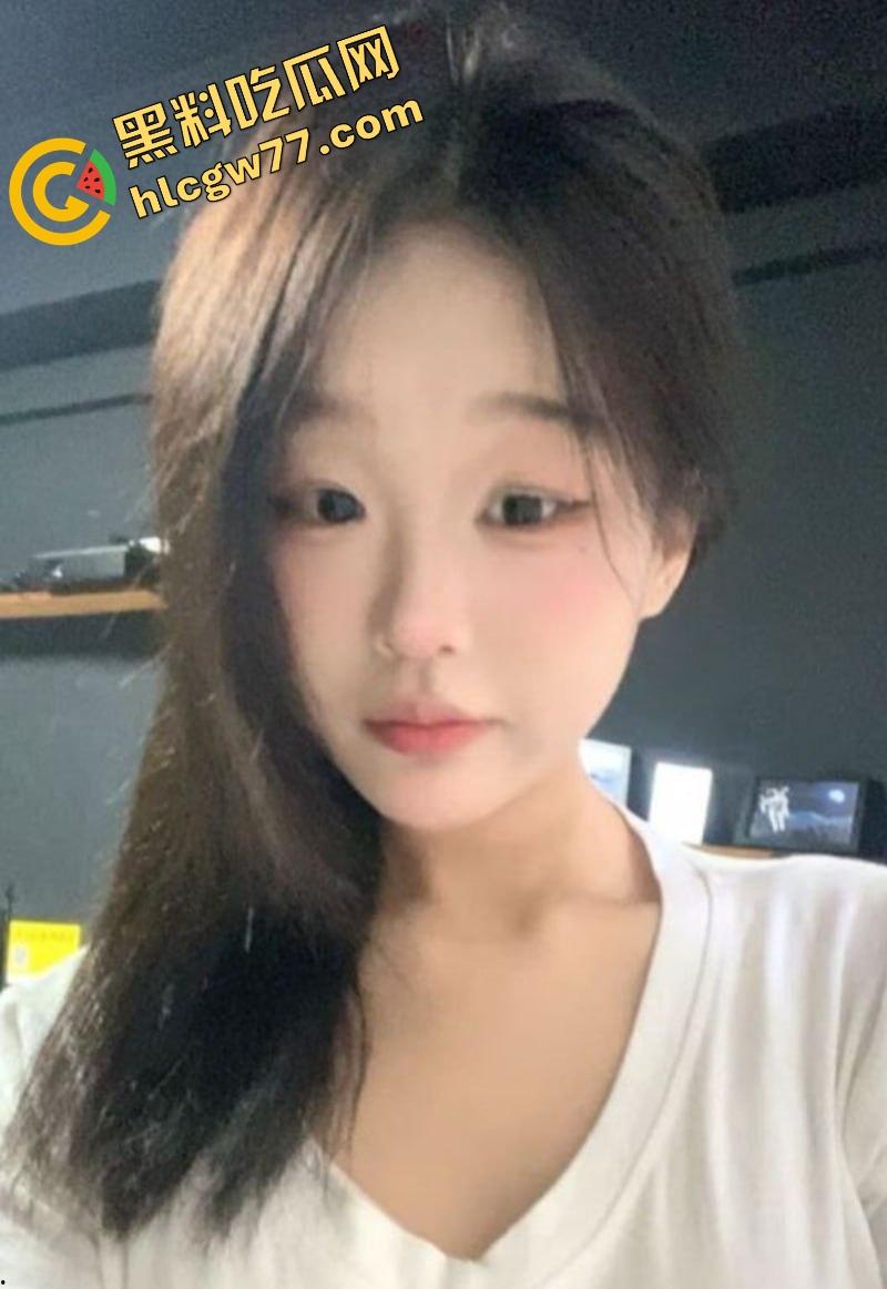 锄头挥得好，哪有挖不倒的墙角，网友投稿朋友女友被挖走同居，天天内射逼都操松了！