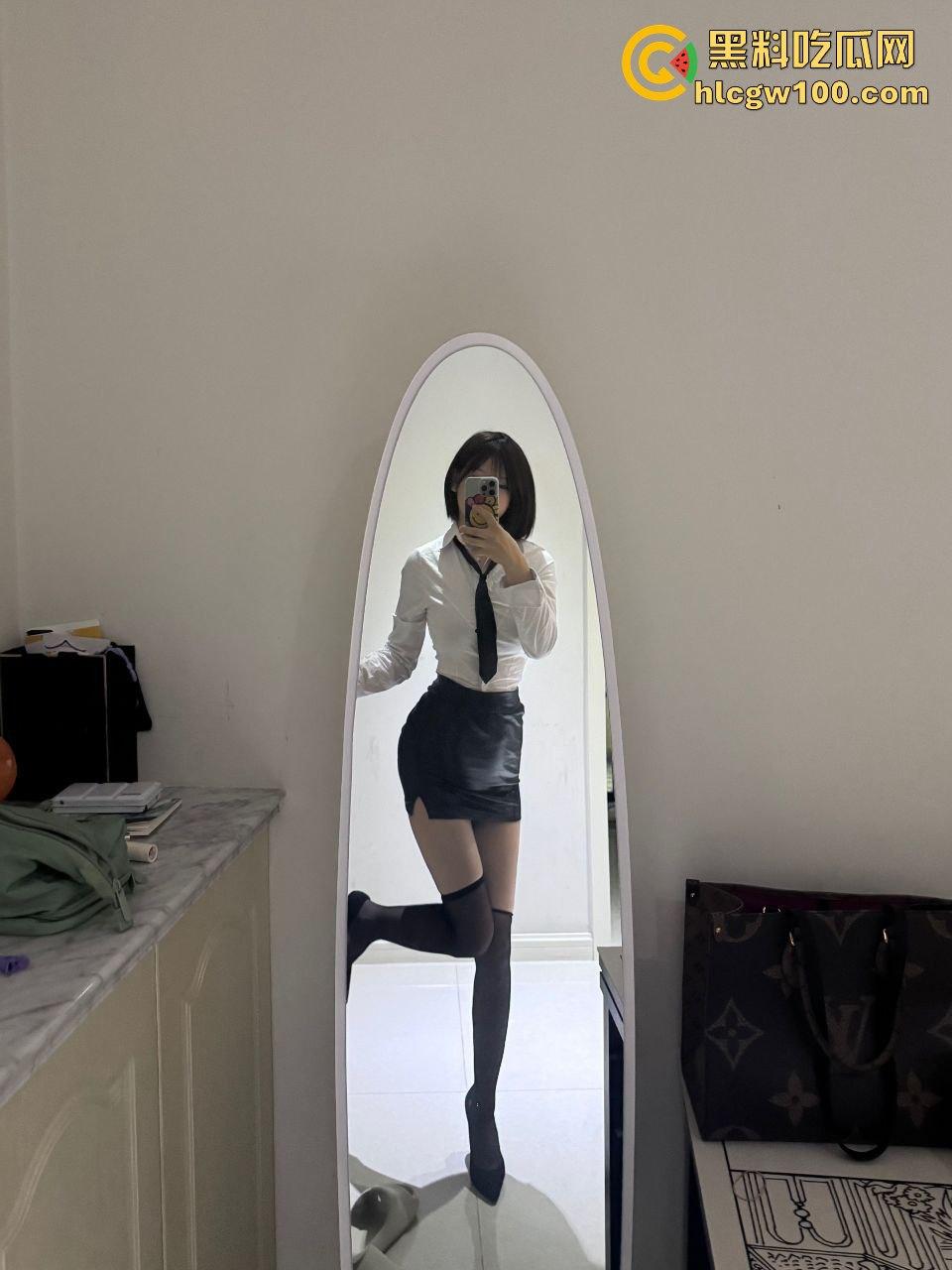 舌钉妹子酒店开房服务口到飞起 哥们投稿刺激经历 舌头缠绕加震动效果让人上头 这才是真正的口技巅峰！-6