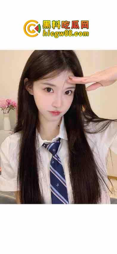 不懂就问，舍友开门就操女友，是憋疯了不管不顾，还是故意让我旁观刺激他们的变态癖好？-1