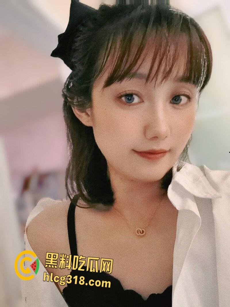 高颜值清纯良家露脸自拍，才二十四岁就一股人妻味道，口技一流，翘起臀被大屌猛操 ！-1