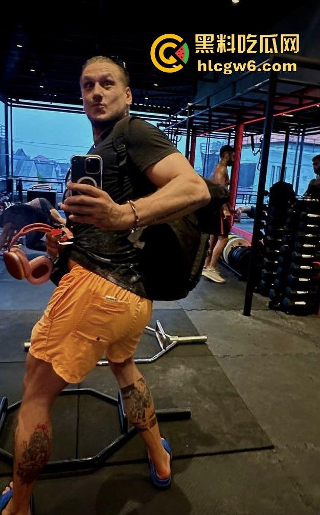 CSGO职业选手【宙斯Zeus】玩疯了,上海约炮大连工业大学黄婷后,转战东南亚开淫趴,女粉丝被当狗溜!-10