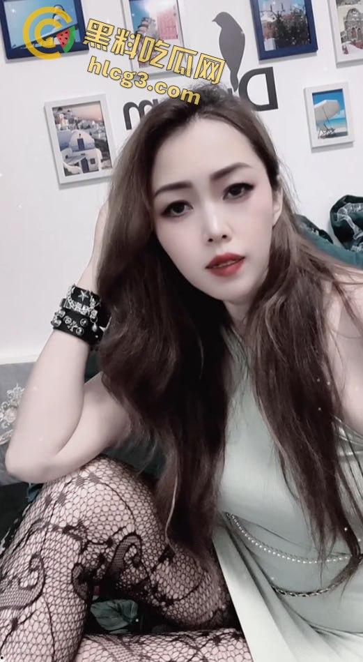 快手极品熟女『芙蓉姐』最新骚穴特写福利流出,舞者秀姐让人目瞪口呆!-6