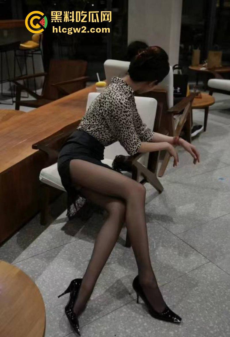 好腿！好腿！好腿！足控福利时刻 黑丝美腿高跟鞋 人间完美吸精器！-5