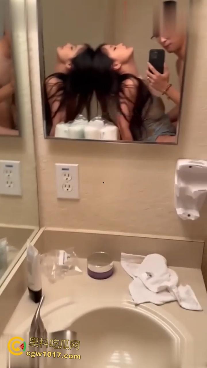 高铁偶遇全国可飞咯咯哒,群友死皮赖脸加微信被冷脸拒绝,果然高端鸡是看不上穷屌丝的 !-6