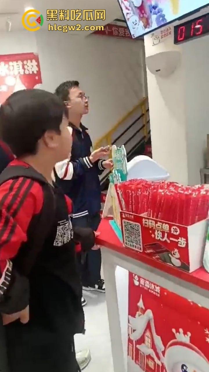 实力坑娃！湖南益阳桃江女子欠20元赌资不给 儿子上门出气却被老板哥哥持刀反杀-11