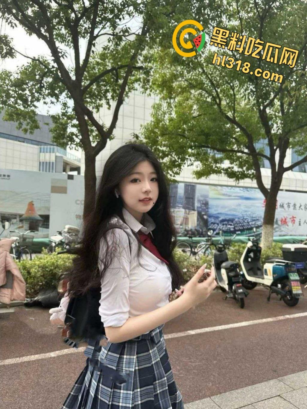 苏州农业技术职业学院【陈思言】,树洞约出来的巨乳学生妹,第一次见面就开房,直接调教成小母狗 !-2