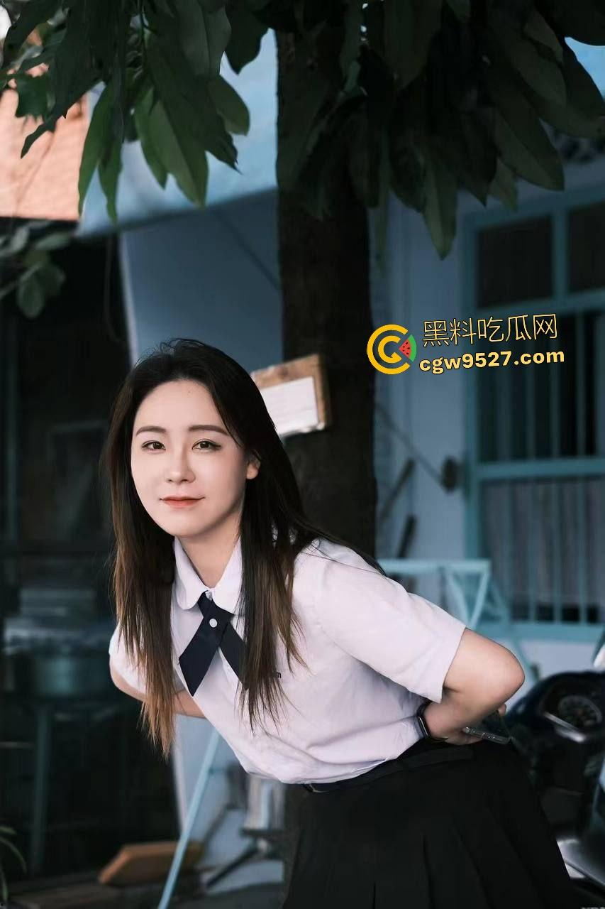 哥们糊涂出轨丑小三!原配联手小三老公抓奸,进门直接暴打两人,网友还说这老婆气质远超小三还能出轨?-4