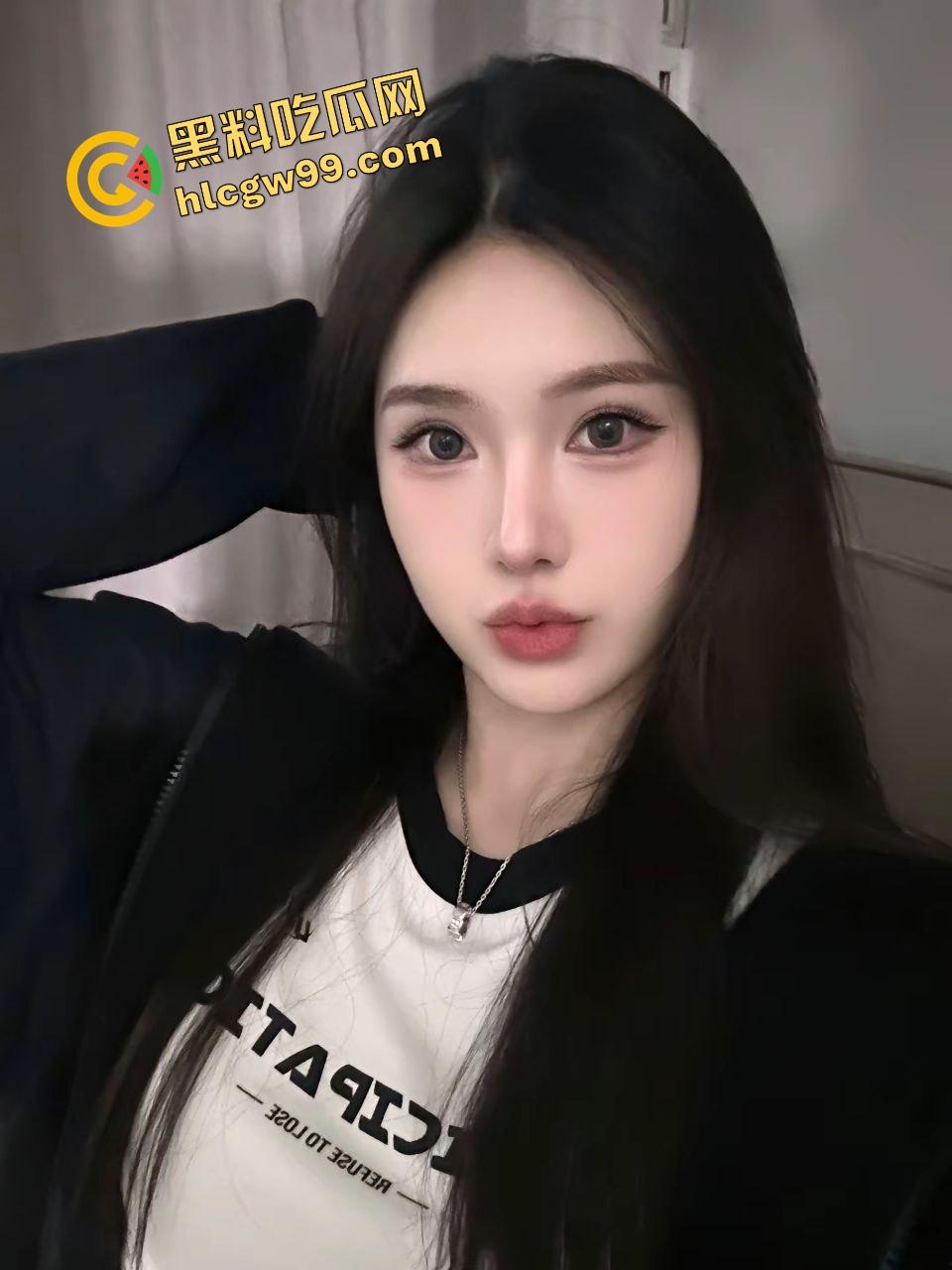 北京高冷女神混血女骚鸡【柯雅婷】大哥车上车震做爱,激情摸奶口爱上位插逼!独家曝光流出!-2