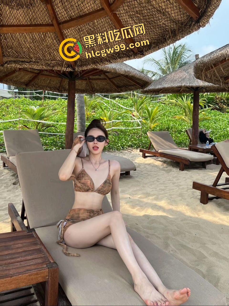 北京高冷女神混血女骚鸡【柯雅婷】大哥车上车震做爱,激情摸奶口爱上位插逼!独家曝光流出!-4