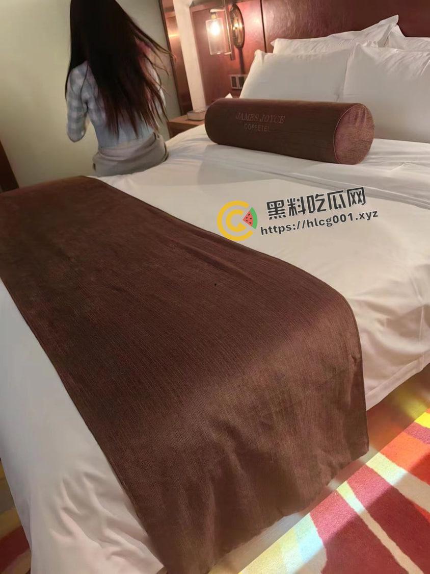 广东佛山一台ps5拿下19岁妹妹 直接开房干到爽 这是什么骚操作-15