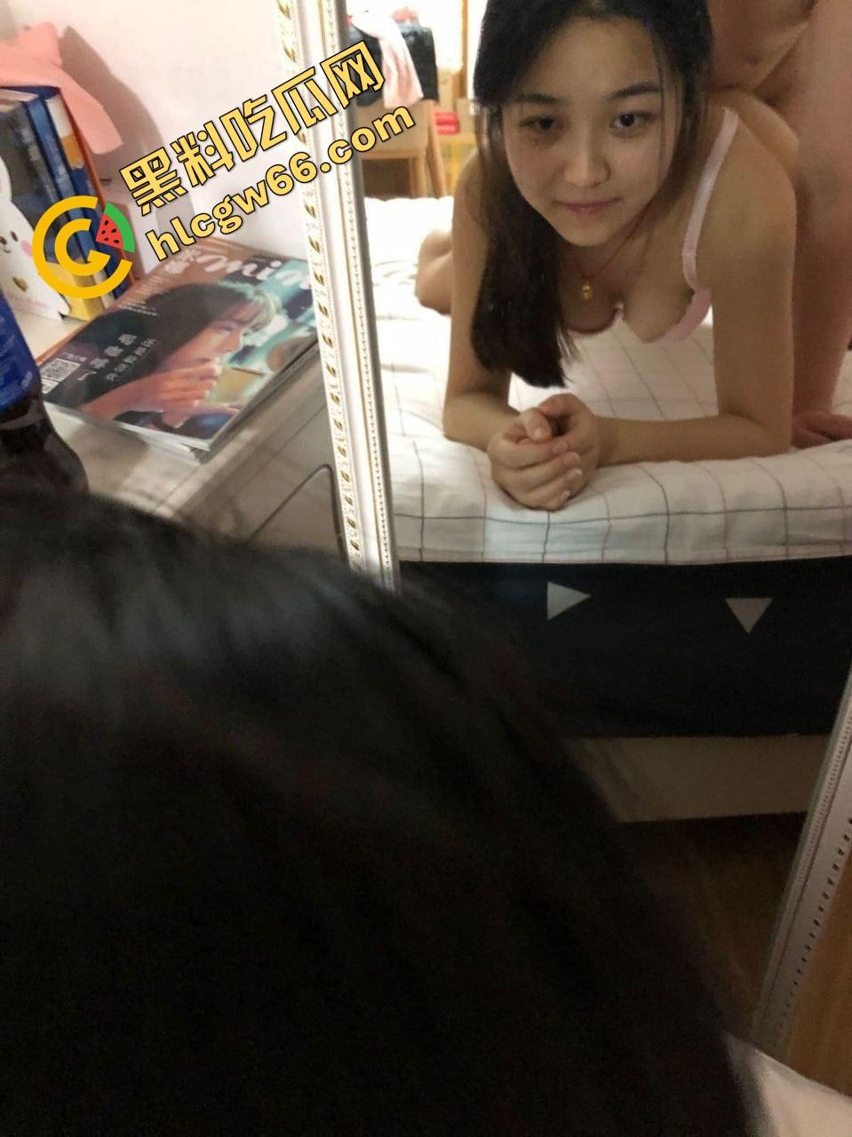 山西太原人妻【范乔乔】约炮操上瘾，白天当主管，晚上被舔到喷水尖叫，偷情后回家让老公再插骚逼！-10