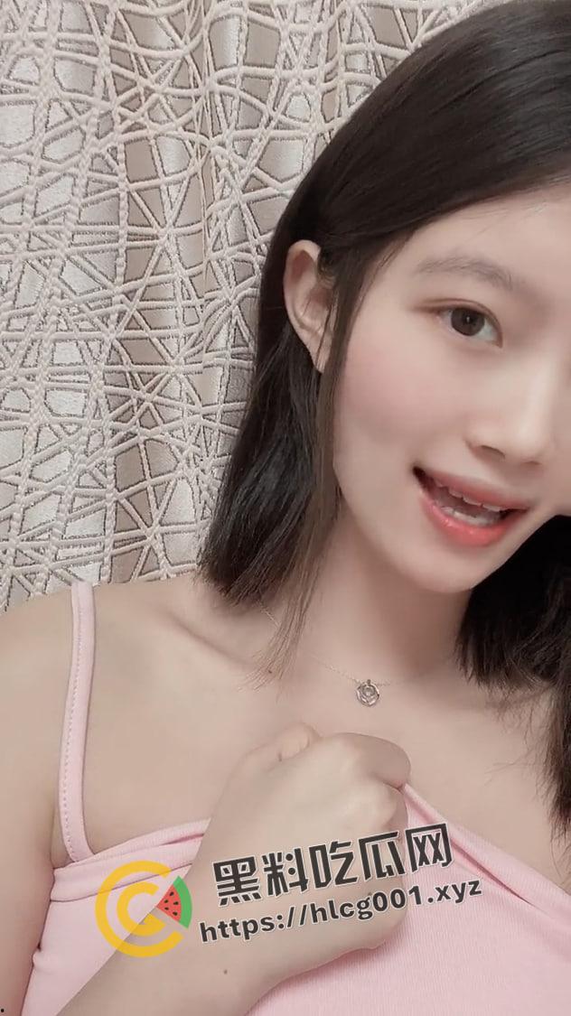 开盒抖音网红【甜甜佳】本名【王思佳】福建烧鸡 刷礼物就能私拍线下  素颜反差极大 硬件不够 骚气来凑-7