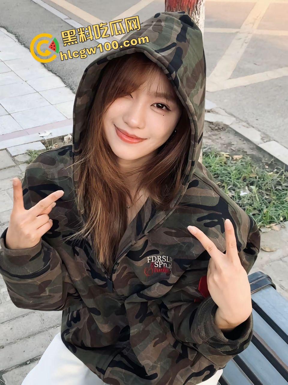 河南周口瑜伽达人反差婊骚鸡『刘沛丹』粉穴骚逼与男友激情后操爆怼 分手后约操大哥!原创独家流出!-5