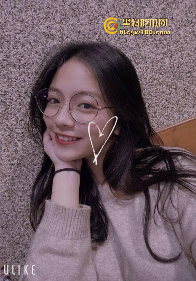 台湾岭东科技大学大一反差学妹【林恩美】自拍性爱视频流出，甜美清纯女神被无情后入，看得人血脉喷张。-3