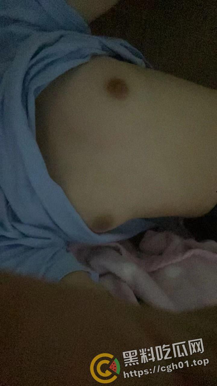 广东惠州技师学院【黄志琴】快手小网红 精神小妹反差自拍被男朋友流出 好东西就要大家一起看-30