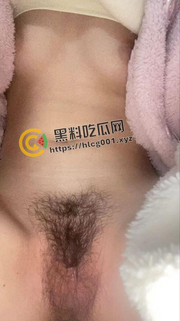 广东惠州技师学院【黄志琴】快手小网红 精神小妹反差自拍被男朋友流出 好东西就要大家一起看-33