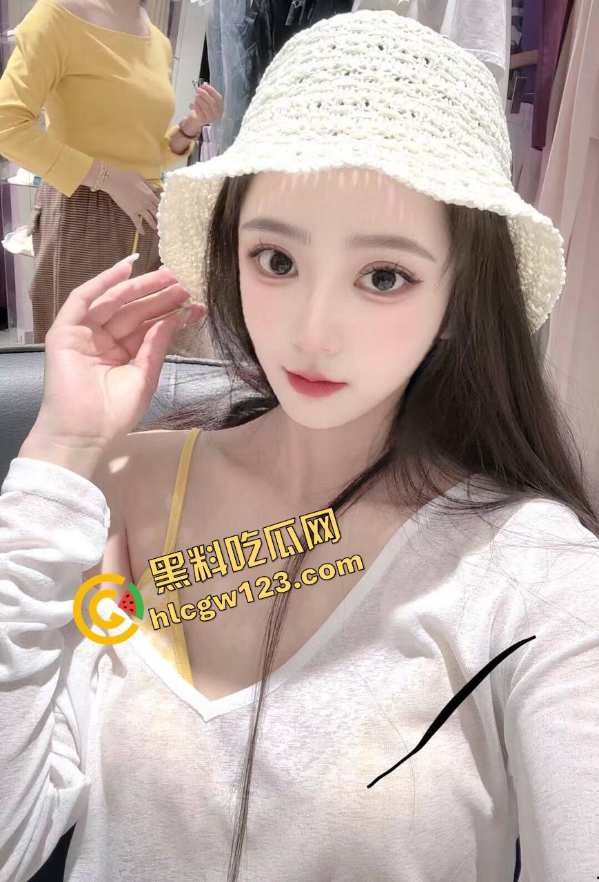 苏州车友群极品骚女【张玖欣】口交爆操,当场被当肉便器爆干,喉交啧啧响,淫叫刺耳舔到男主差点断气!-4