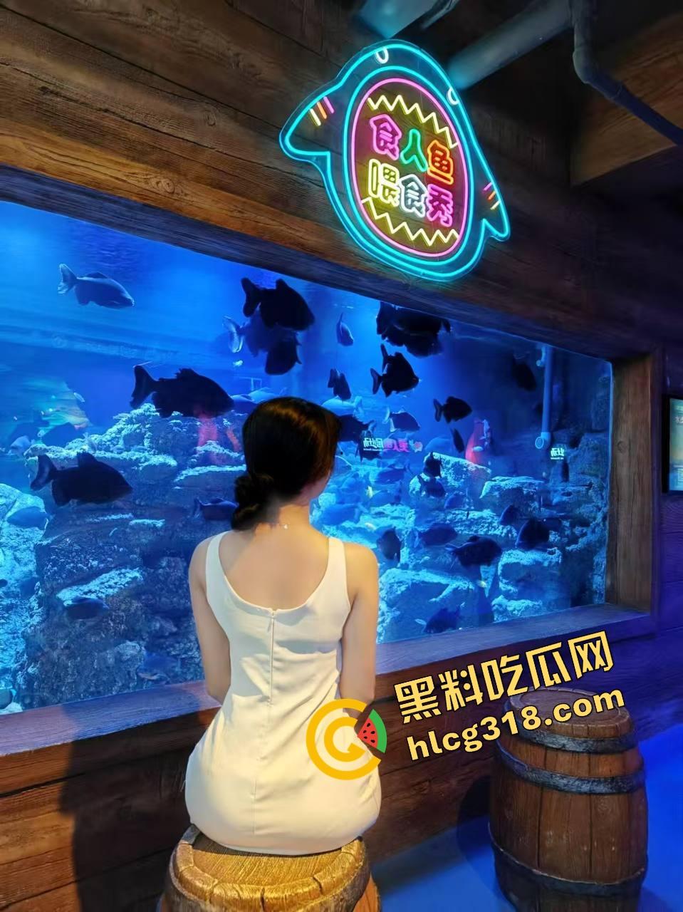 少妇大战硬不起来的弹力牛子,全程像在玩充气面条,玩了一整晚愣是没插进去,橡胶果实附体也太离谱了!-5