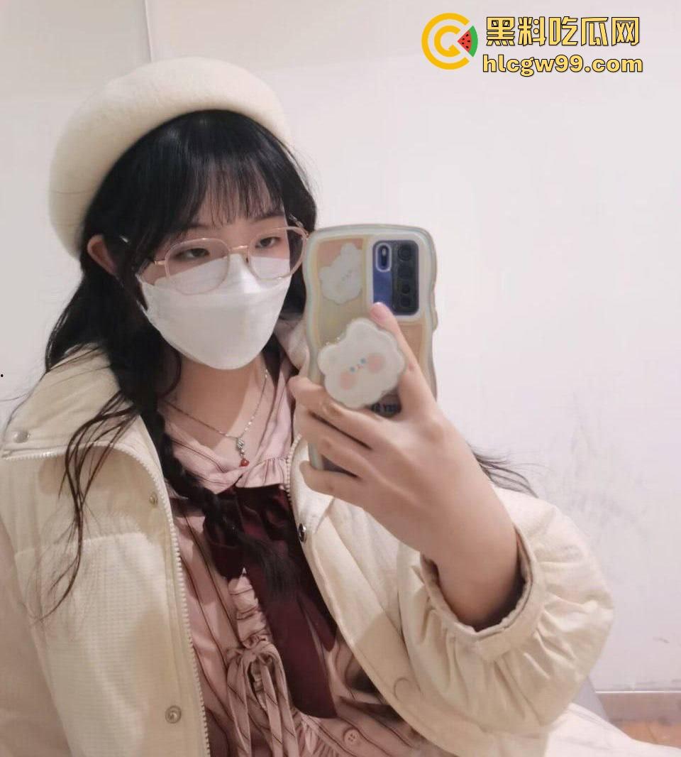 哈尔滨工程学院大一学妹【魏雯雯】性爱视频曝光,娇喘连连自动打桩机式疯狂 一秒变母狗!-2