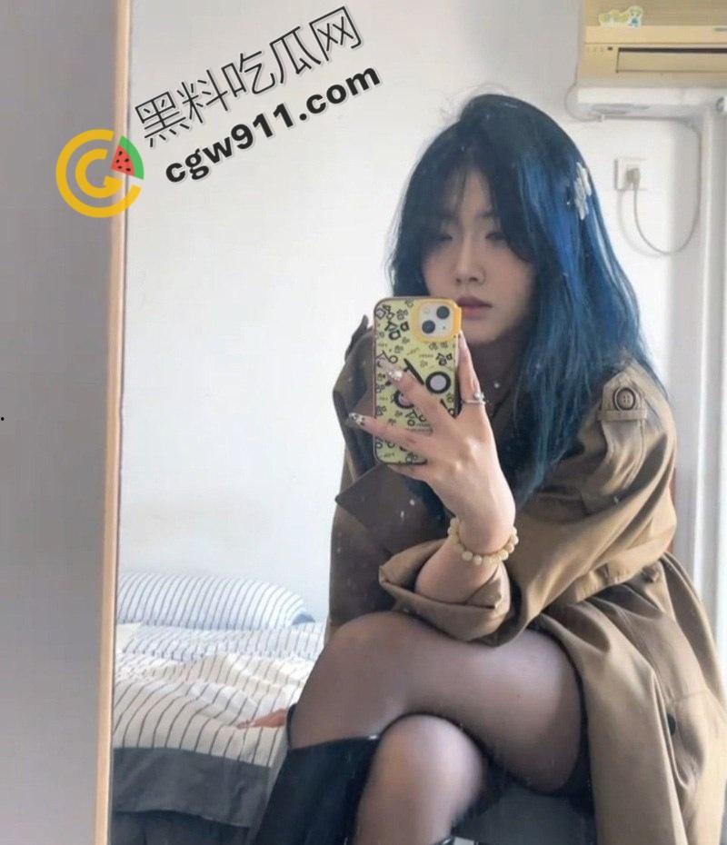 山西临汾【徐淼淼】与男友中秋夜酒店狂欢:对镜自拍巨乳翘臀迎接猛烈插入,痛快淫叫尽情享受。-1