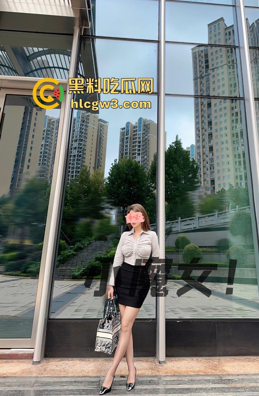 广州性感女神【小魔女】震撼出场，大长腿商务外围女，群P淫乱盛宴，富哥专属精盆！-14