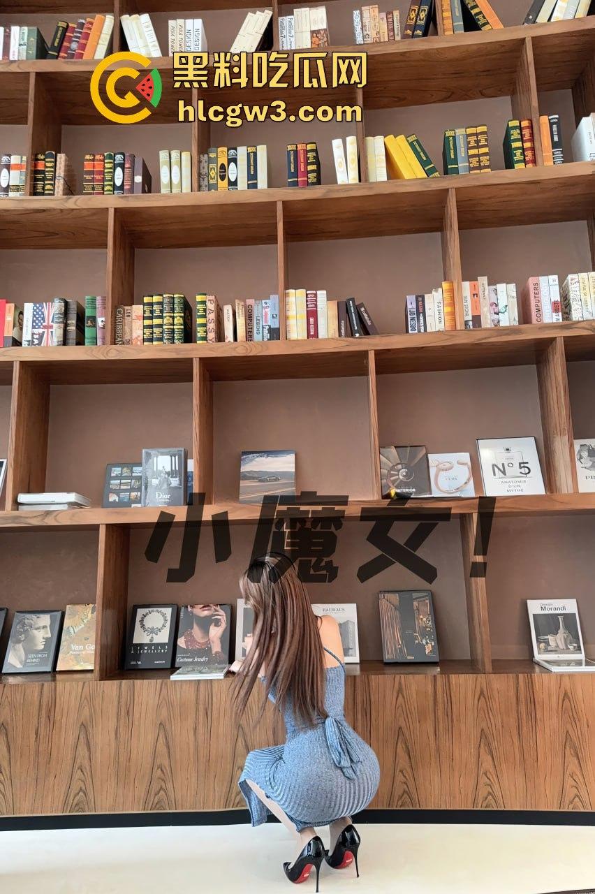 广州性感女神【小魔女】震撼出场，大长腿商务外围女，群P淫乱盛宴，富哥专属精盆！-30