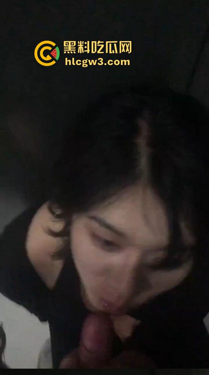 河南老哥舔狗日记活得太憋屈 开早餐店伺候离异少妇 少妇背地里吃鸡开房忙着补口红 还骂他不掏钱不够大方！-17