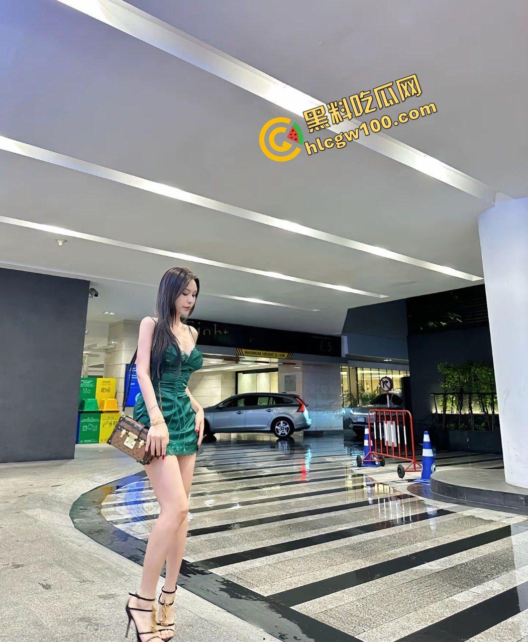 云南曲靖卖淫女骚鸡『冯婉玉』超模出身的顶级炮架 包臀裙深喉口交!爆插骚逼淫叫娇喘!独家原创流出!-4