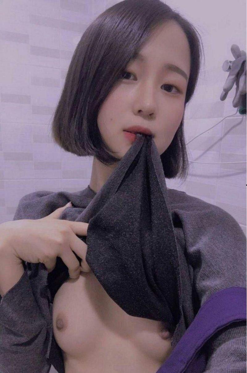 广州理工大学大二短发母狗【李梦伊】遭渣男PUA 脸穴同框视频曝光，反差感爆棚！-4