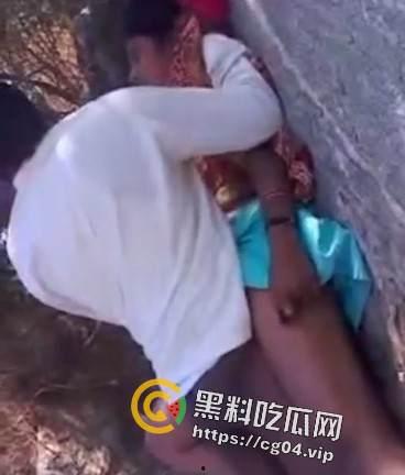 真实强奸! 永远少不了印度阿三和黑鬼的身影 女人反应绝对刺激-6