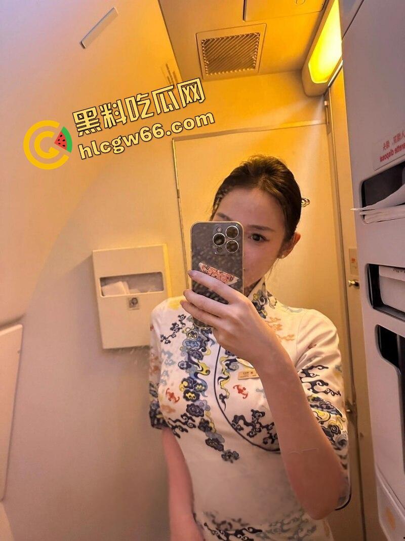海航空乘【雨晴】172cm极品空姐下海变肉体绝品,黑丝长腿、天使脸庞换来床上蜜桃臀狂野榨精!-1