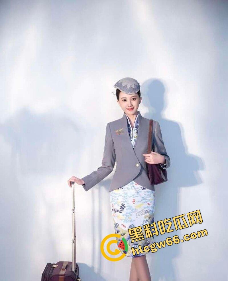 海航空乘【雨晴】172cm极品空姐下海变肉体绝品,黑丝长腿、天使脸庞换来床上蜜桃臀狂野榨精!-9