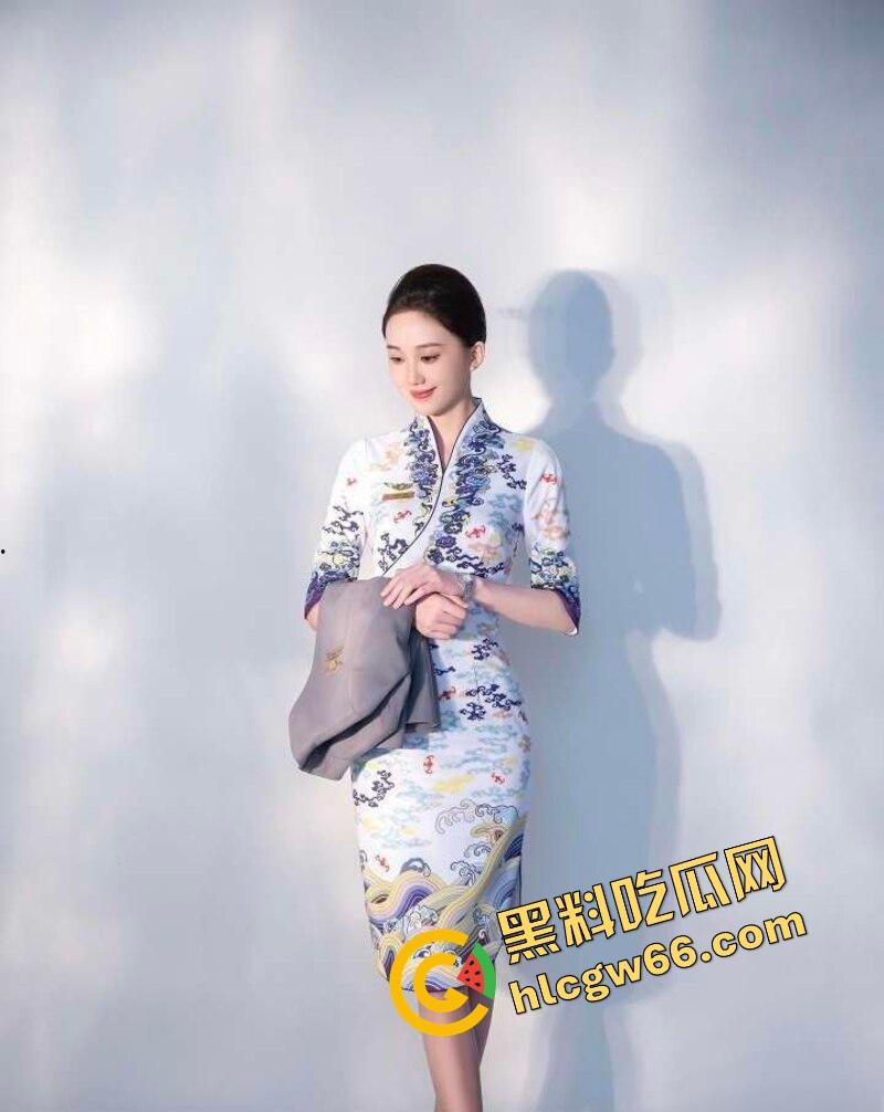 海航空乘【雨晴】172cm极品空姐下海变肉体绝品,黑丝长腿、天使脸庞换来床上蜜桃臀狂野榨精!-10