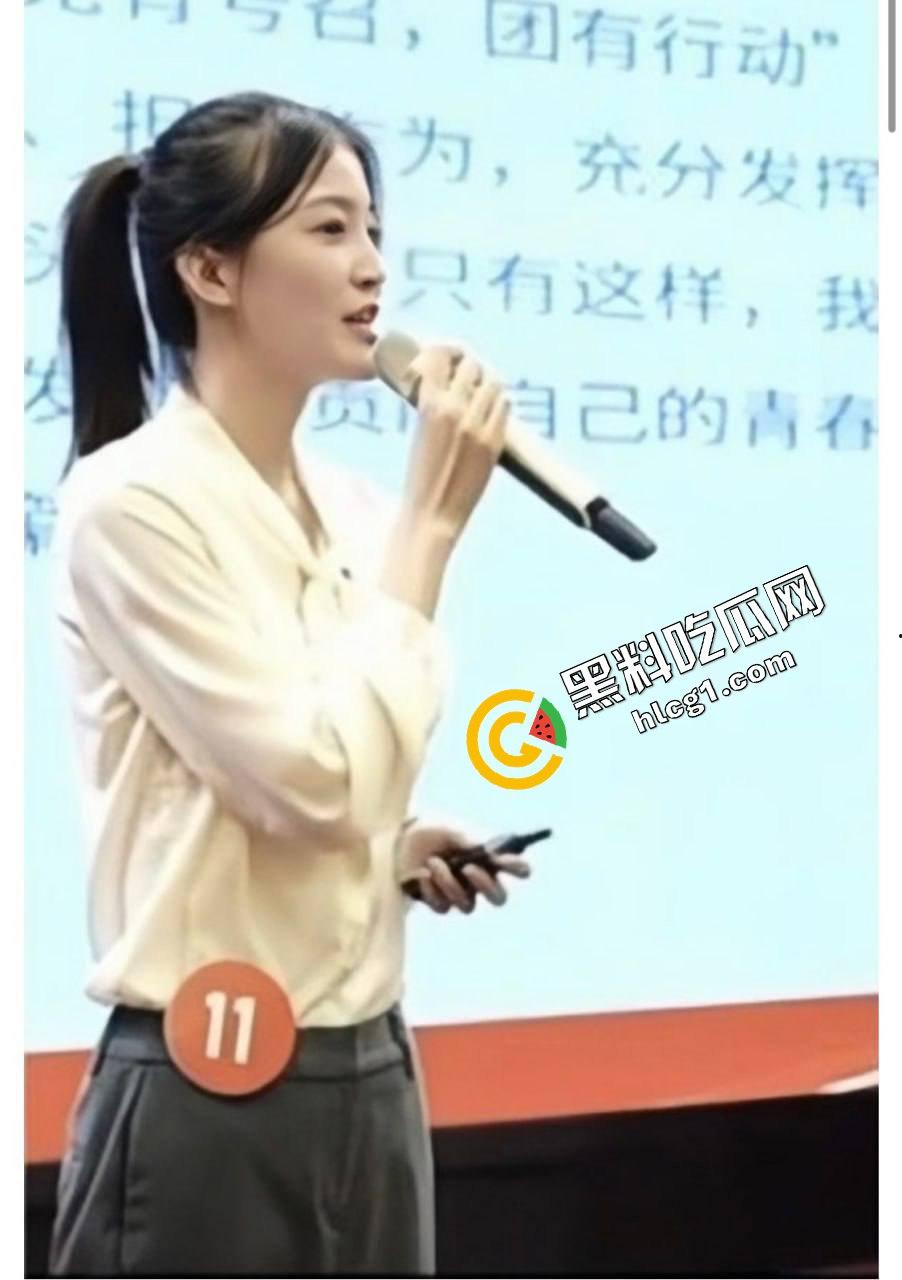 上海师范大学校花吃鸡巴视频曝光,爱好王者荣耀,疑似小代变干爹!-6