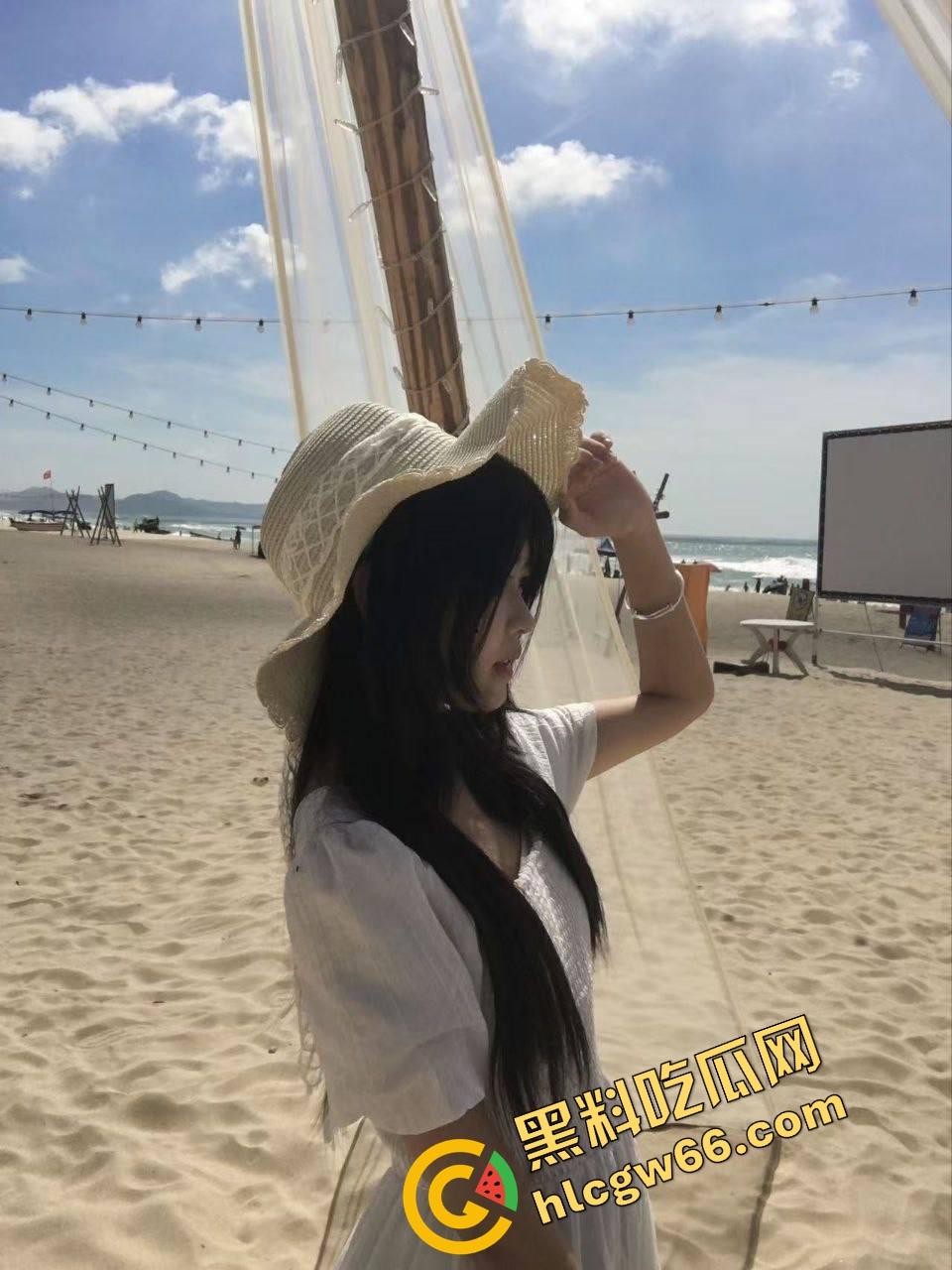 江西赣州翻车妹『李梅』刚毕业几个月就在家扮嫩发骚，双马尾奶子乱抖，小穴湿得都能榨豆浆！-1