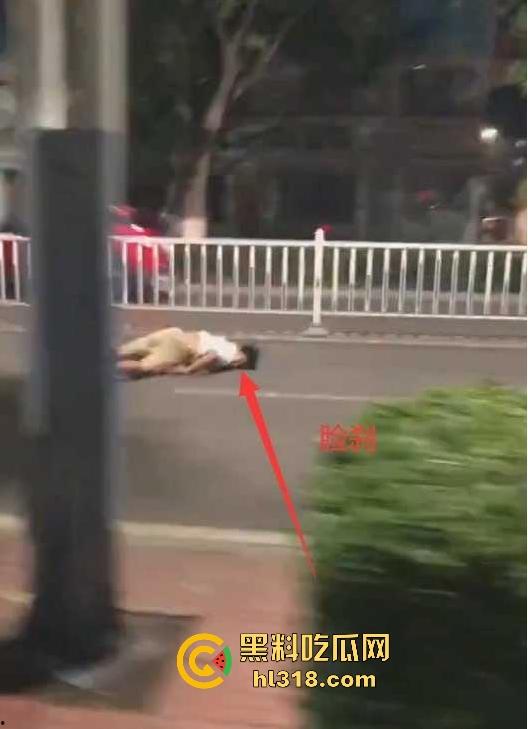 专业鬼火车手为我们评测那种刹车方式最好,臀刹手刹脸刹三种不同的方式,苦练绝技,一般人请勿模仿!-7