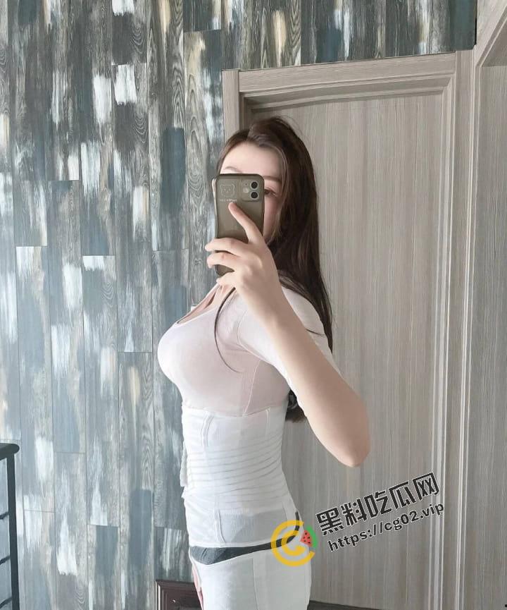 快手130w粉 程宝宝 被曝已怀孕升级为人母 一日擦终身擦 再来欣赏一下拜金女的抖奶集锦 微密圈付费合集-7