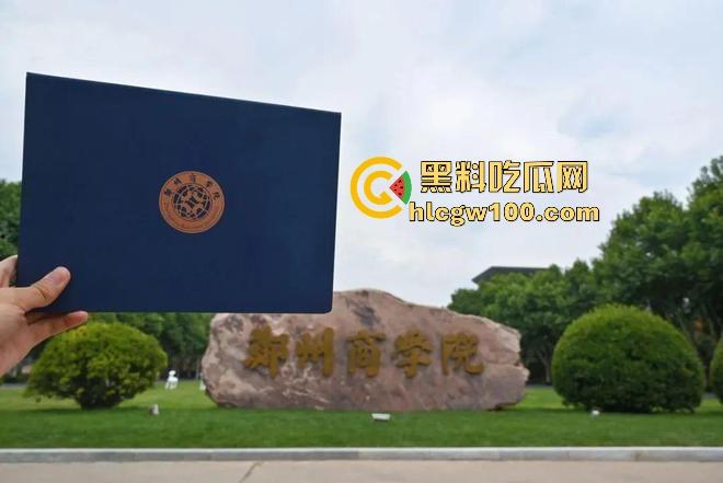 郑州商学院教室不学计算机学日逼，监控直接曝光成年度大瓜，教室性价比吊打大床房，同学你火了知道吗？-4